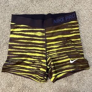Nike Dri-Fit 2” Inseam Base Layer Shorts Size Medium